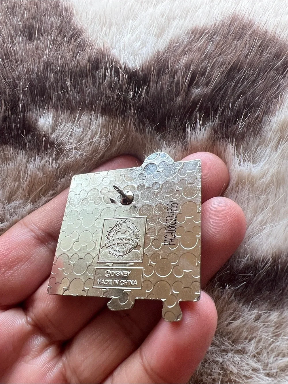 Disney Moana & Maui Pin Set